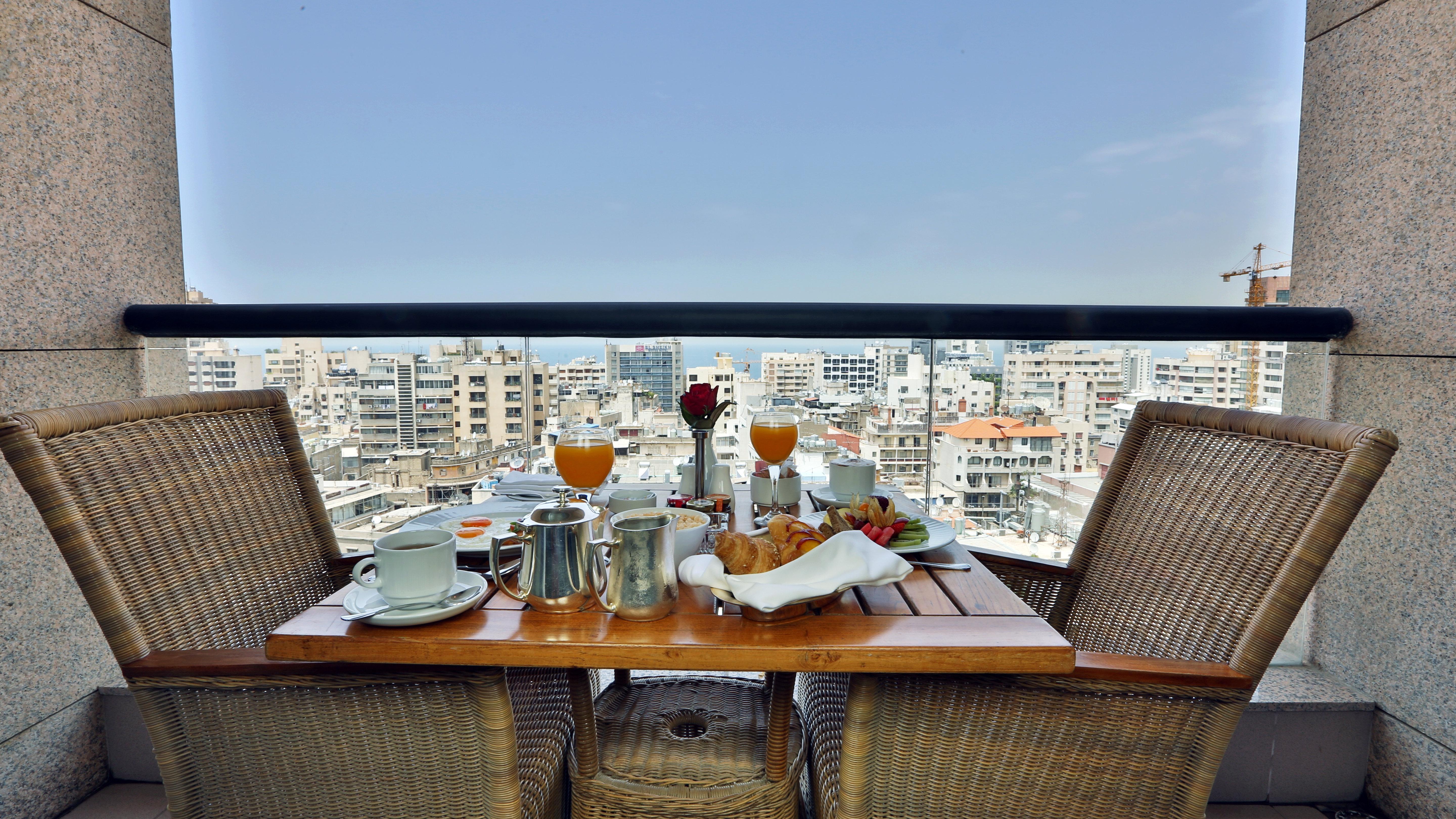 Crowne Plaza Hamra Beirut, An Ihg Hotel Exterior photo